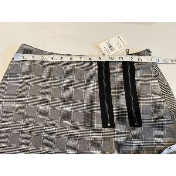 NWT Lush Womens Crossover Plaid Mini Skirt Gray Size Medium - Picture 3 of 7